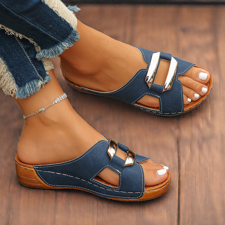 Everly Harbor Lane Slide Sandals