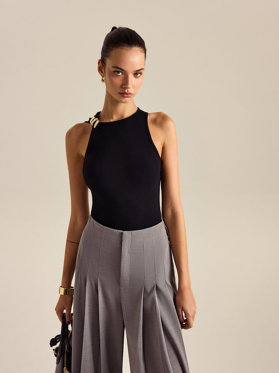 Indie Metal Detail Sleeveless Sculpt Top
