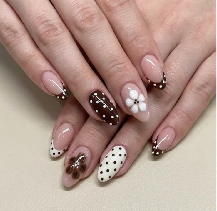 Polka Mocha Daisy Press-On Nails