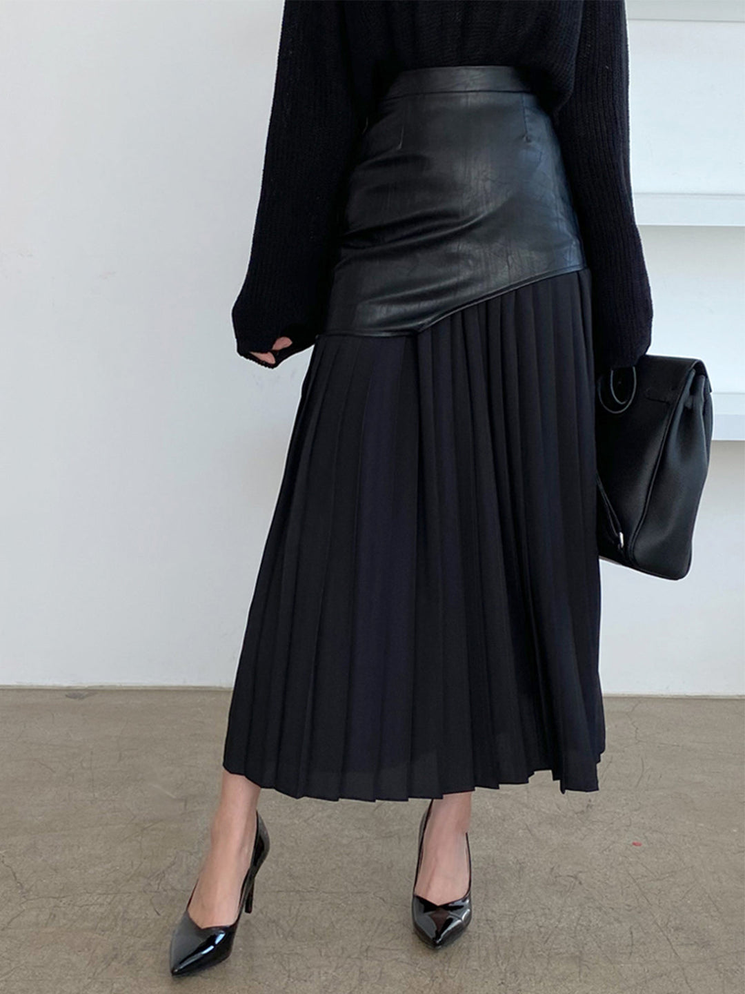 Arya Monochrome Pleated Midi Skirt