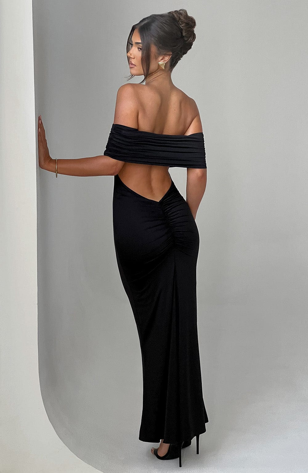 Leahlyn Draped Off Shoulder Maxi Dress
