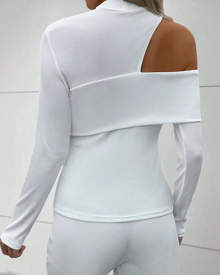 Chery Cut-Out Shoulder Knitted Top